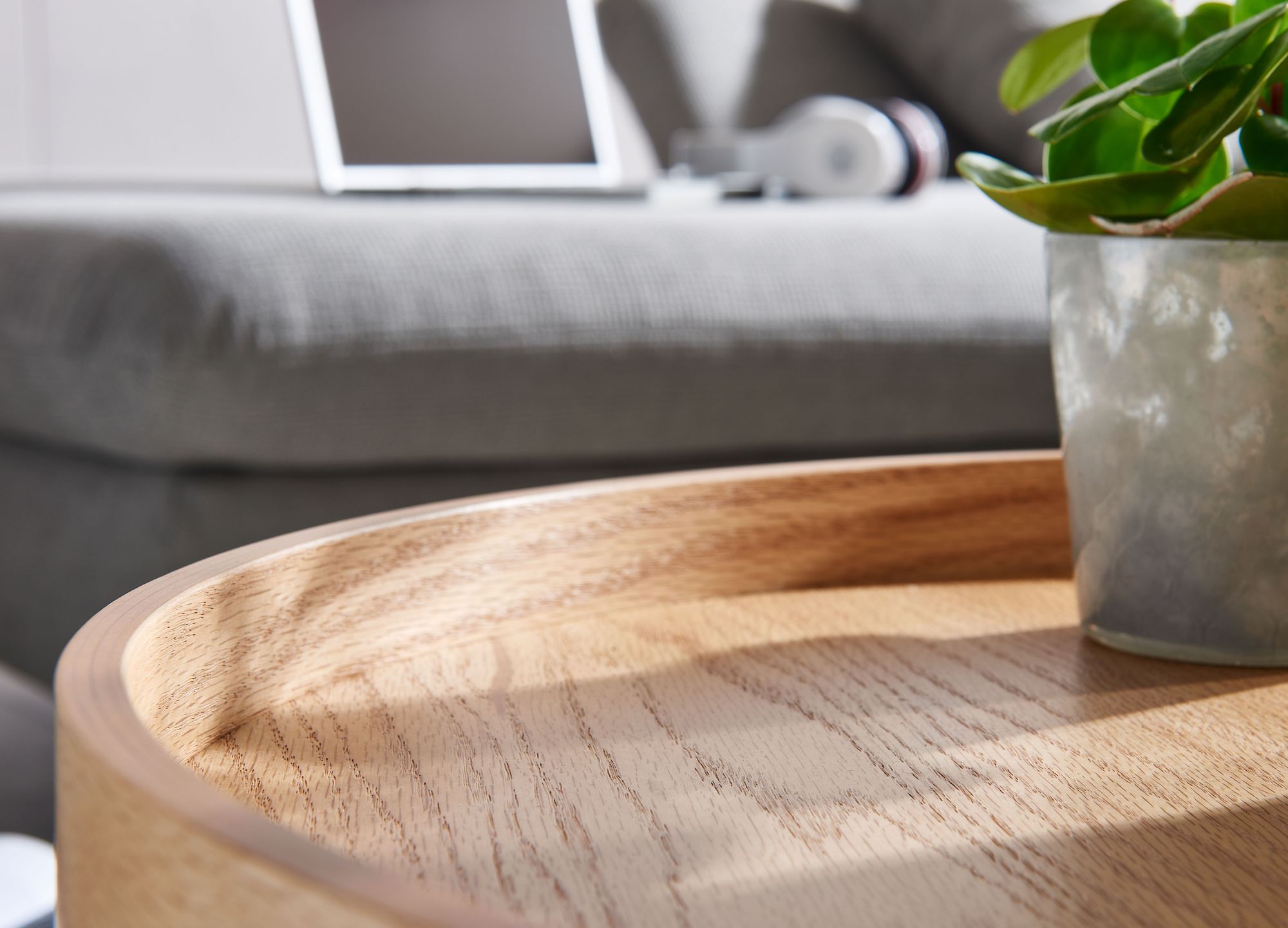KADIMA DESIGN Couchtisch mit Holzmaserung und erhöhtem Rand, Metallgestell, Eichenfurnier