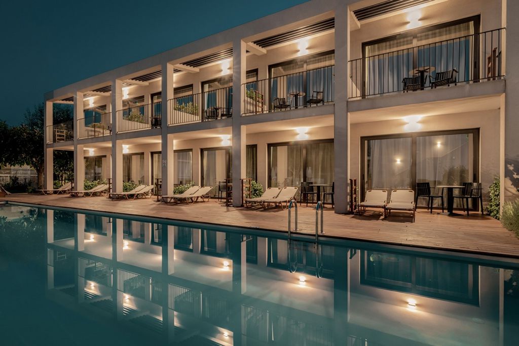 New Beach Hotel Logies en ontbijt - Hotel