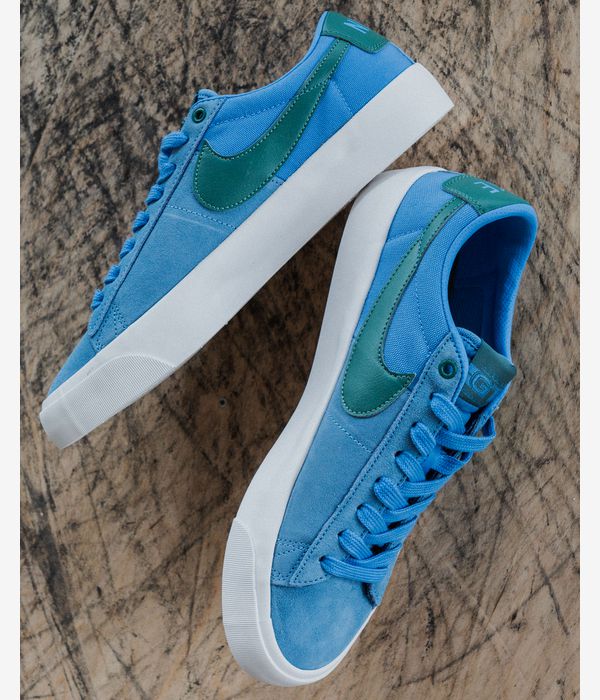 Nike SB Zoom Blazer Low Pro GT Schuh (university blue bioastal)