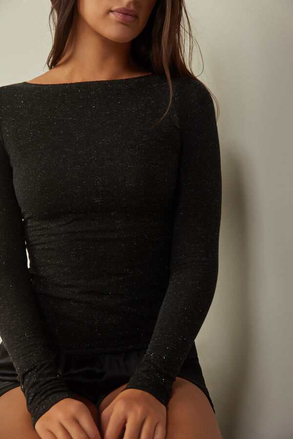Camiseta leve de gola redonda em modal com detalhes em cashmere lamê.