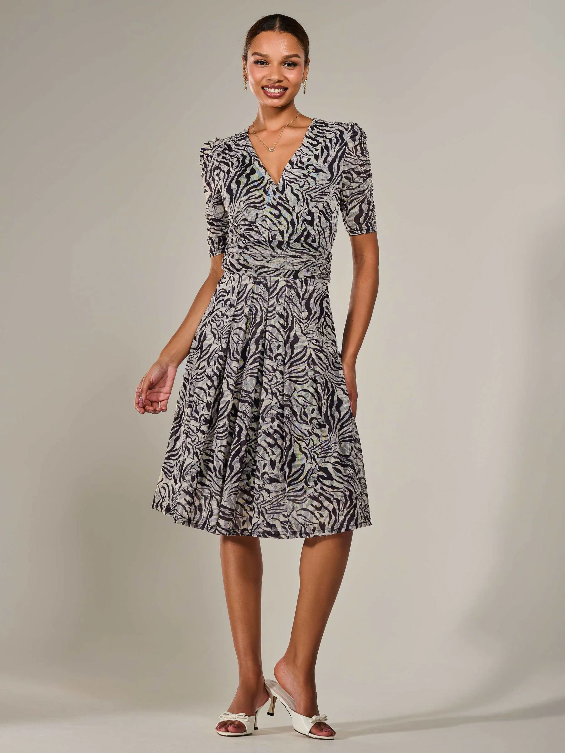 Zwart - Jolie Moi Mesh Half Sleeve Midaxi Dress
