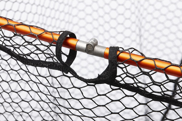 Epuisette pliante Savage Gear Pro Finezze Folding Net Avec Mesure sur le manche