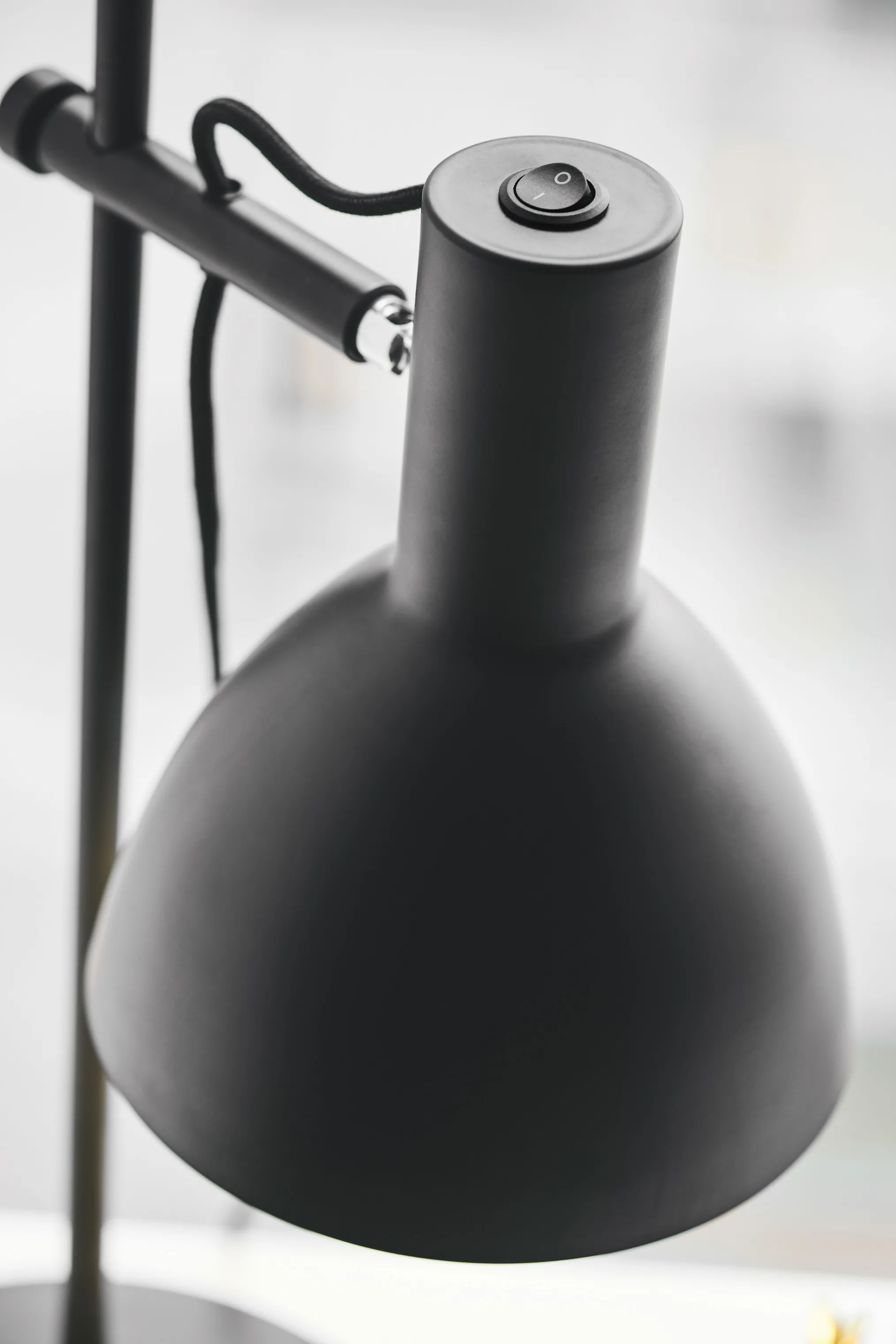 Halo Design Baltimore 2-skærm Gulvlampe