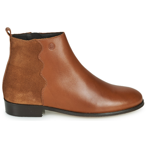 Betty London - HELOI - Camel