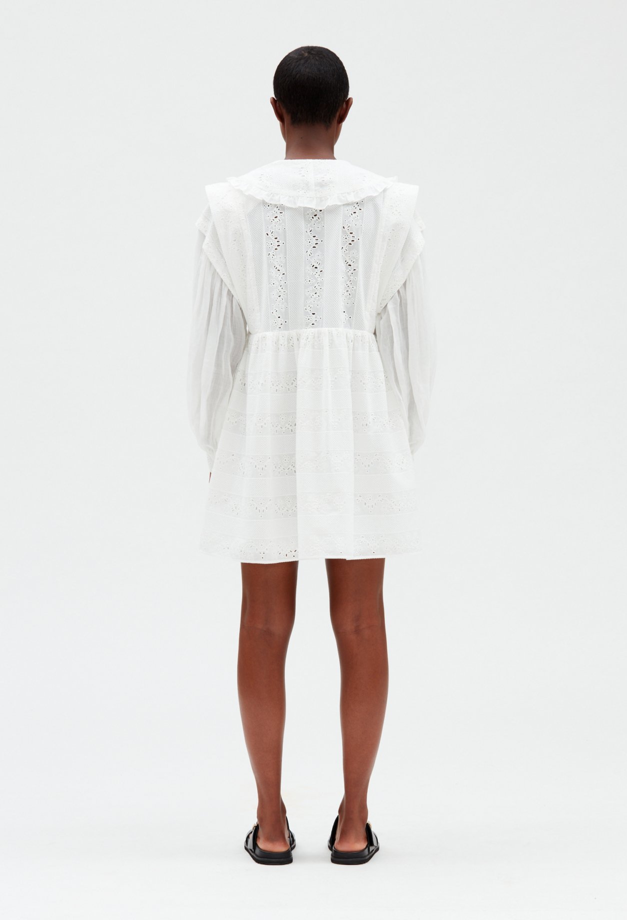 Robe courte babydoll brodee blanc