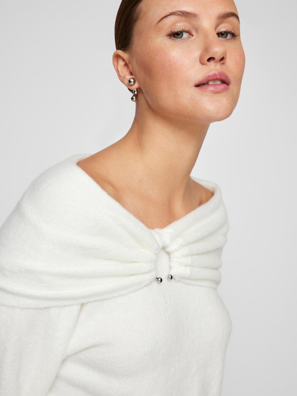 Vila  Vikenya L/S Off Shoulder striktrøje - Cloud Dancer