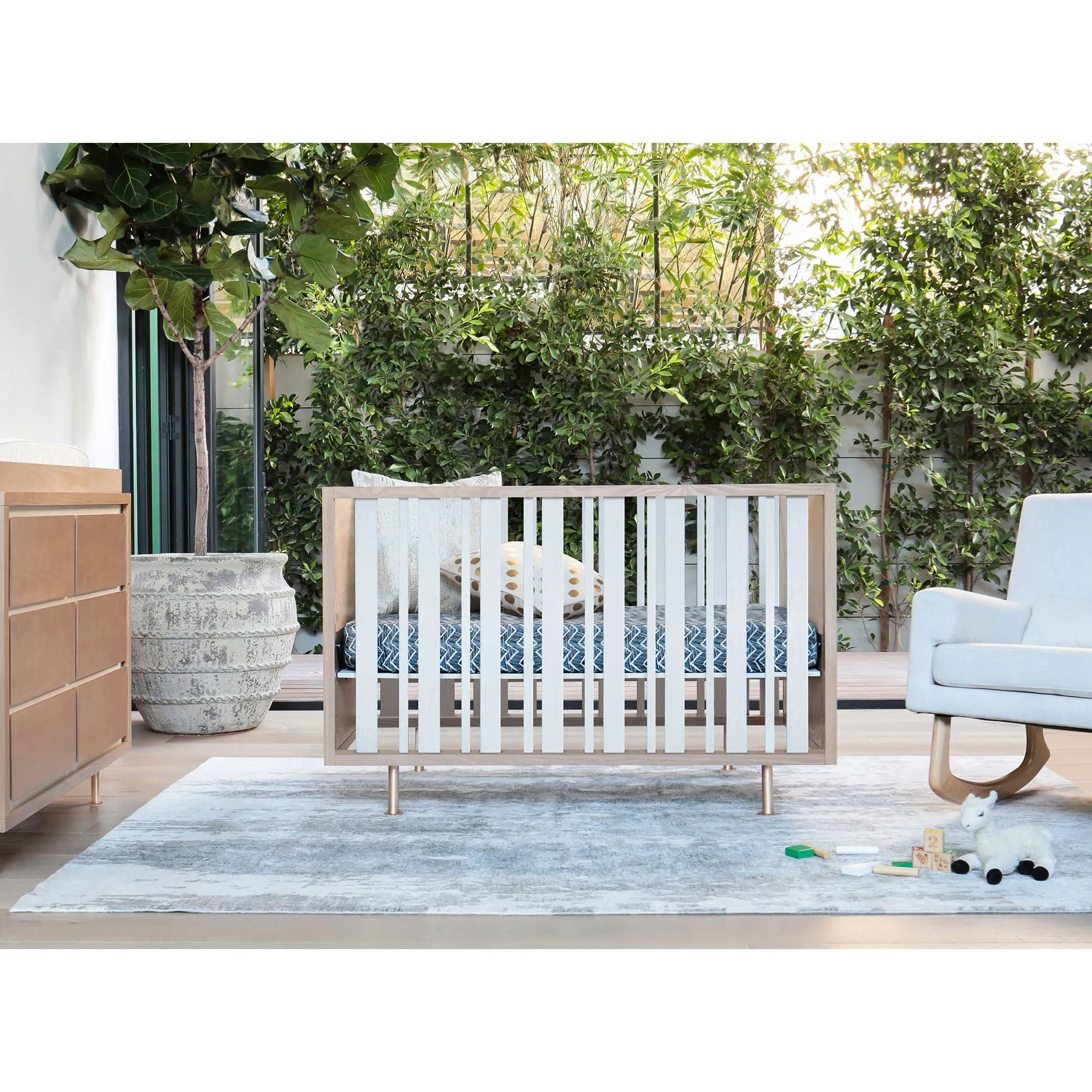 Nursery Works Couchette Novella avec kit de conversion - Frêne teinté  Ivoire