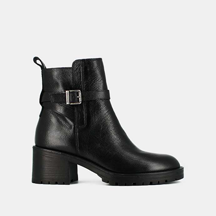 Bottines à bouts ronds et boucles  en cuir grainé noir