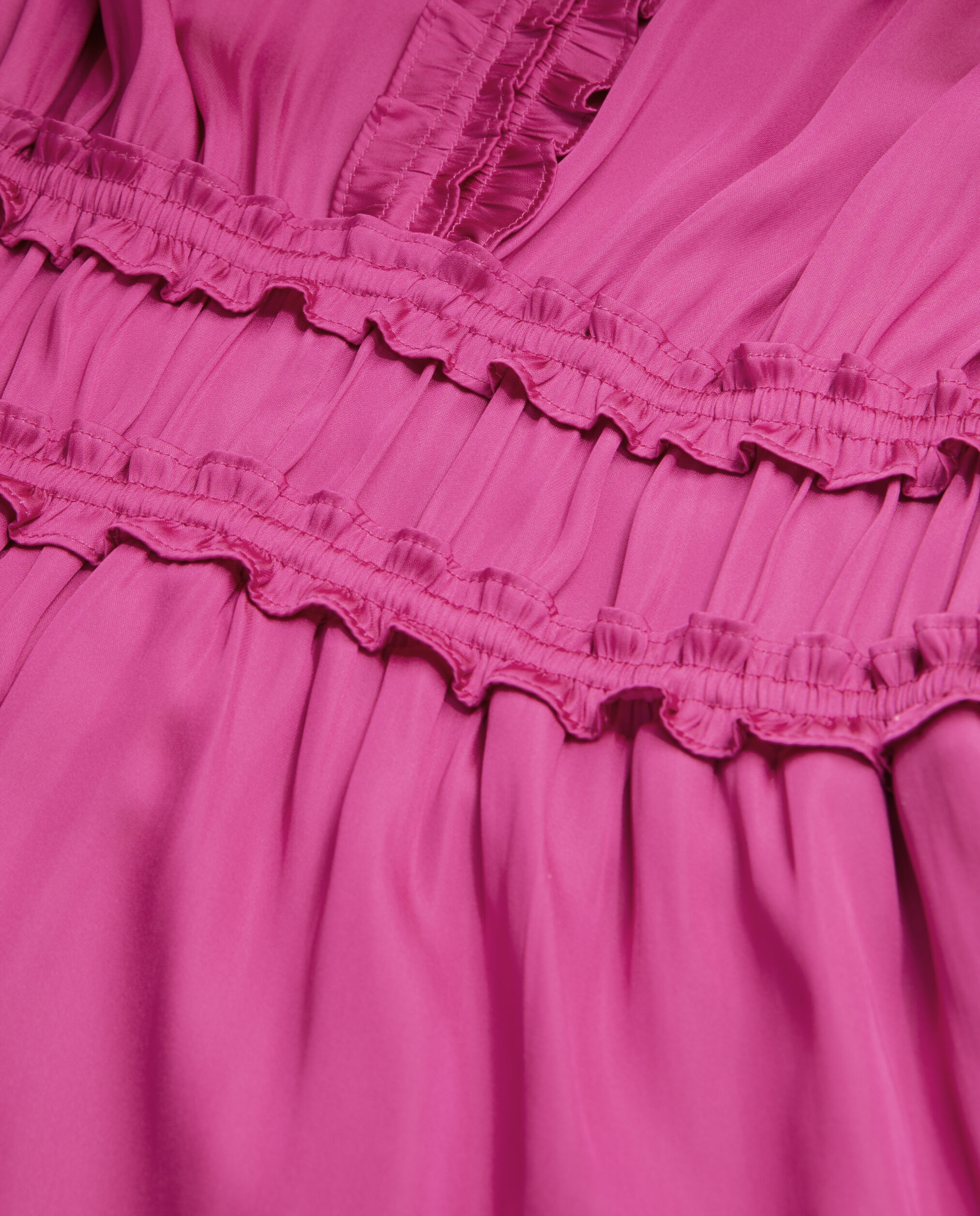 Robe courte rose avec fronces
