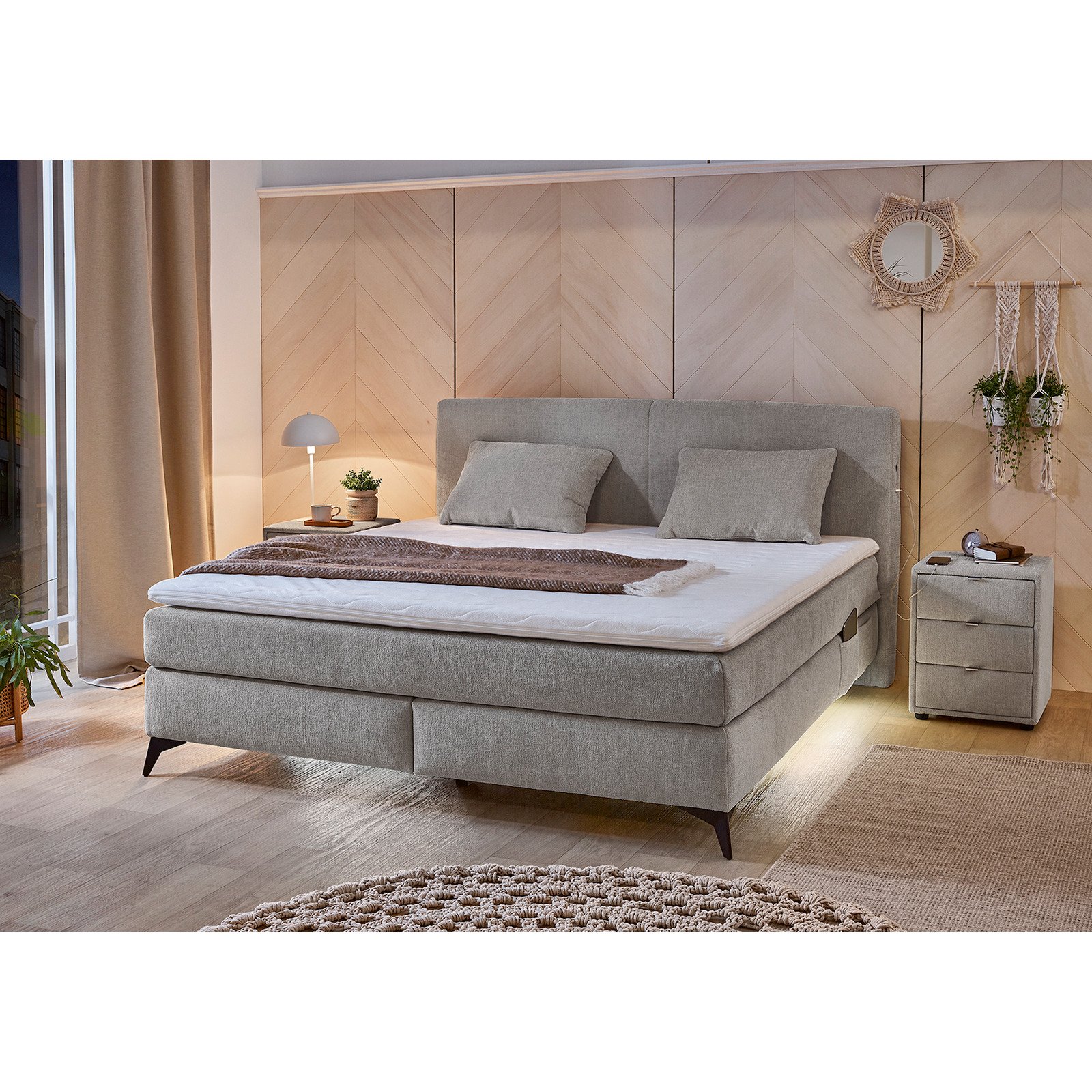 Boxspringbett Kira, Stoff Chenille, 180 x 200 cm, mit LED-Unterflurbeleuchtung mittelgrau