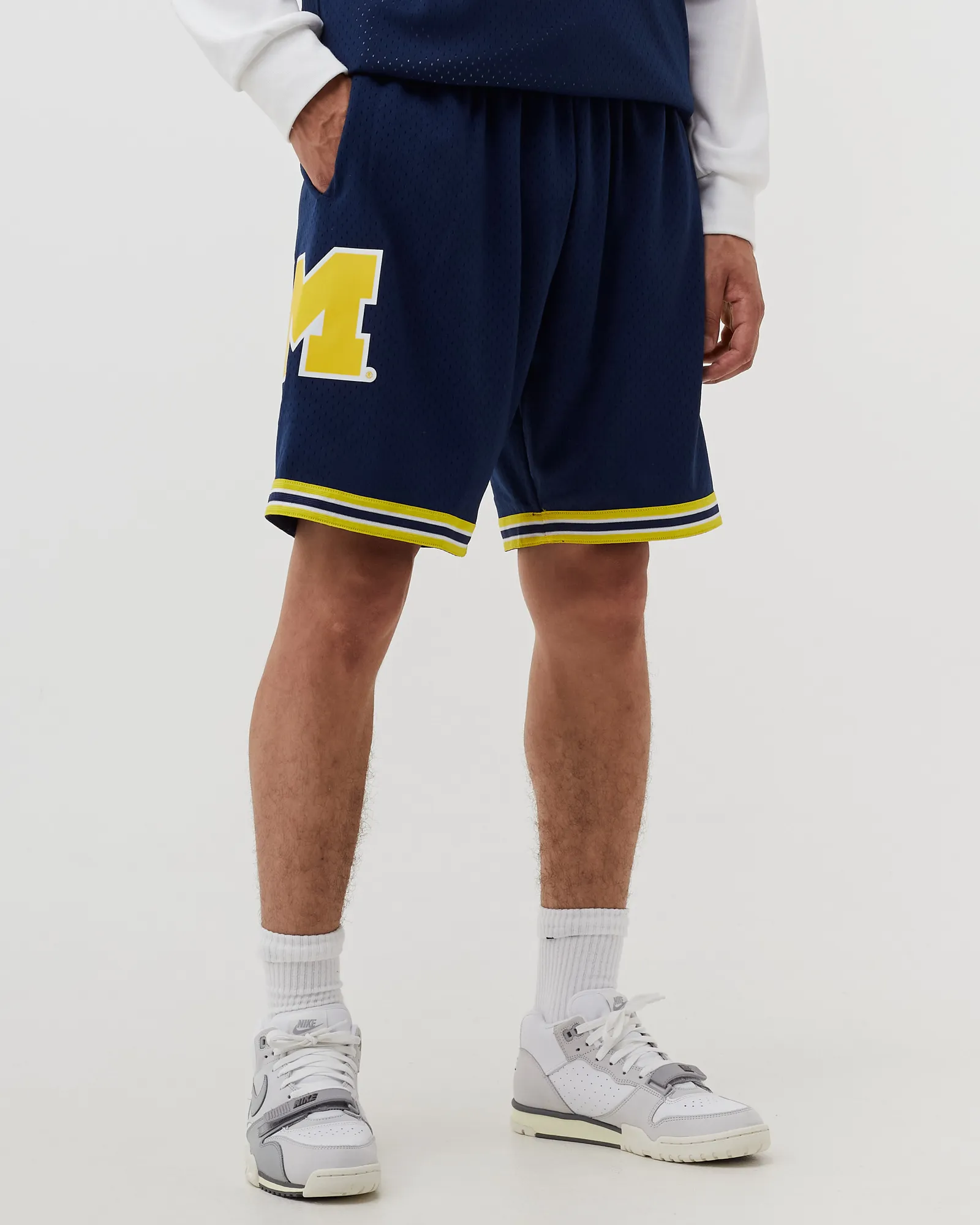 Mitchell & Ness NCAA SWINGMAN SHORTS UNIVERSITY OF MICHIGAN ROAD 1991-92