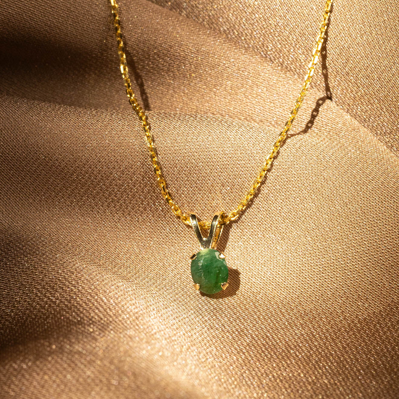 Instant d'Or Pendentif Puce Emeraude 0.34 ct or jaune