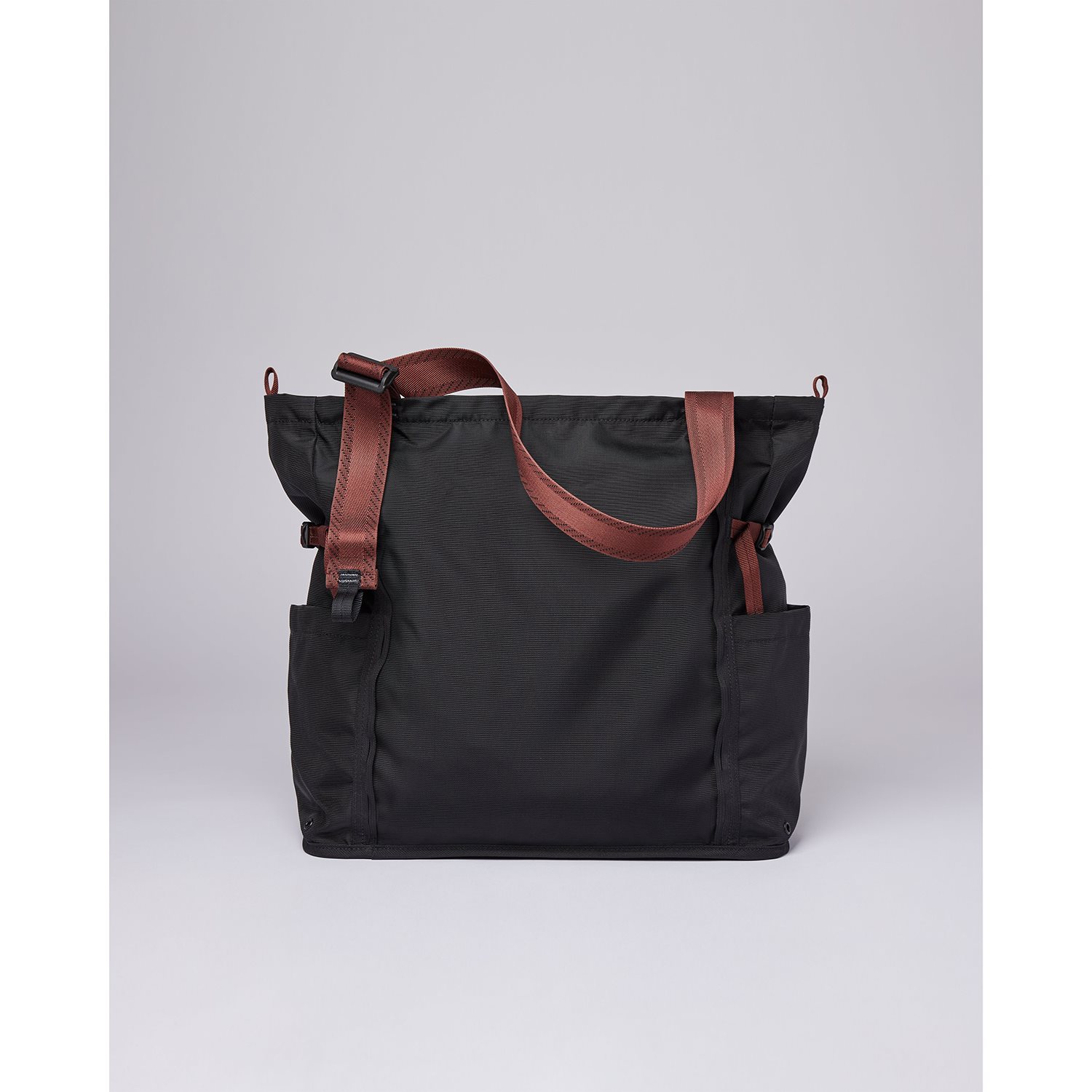 Sandqvist River Hike black