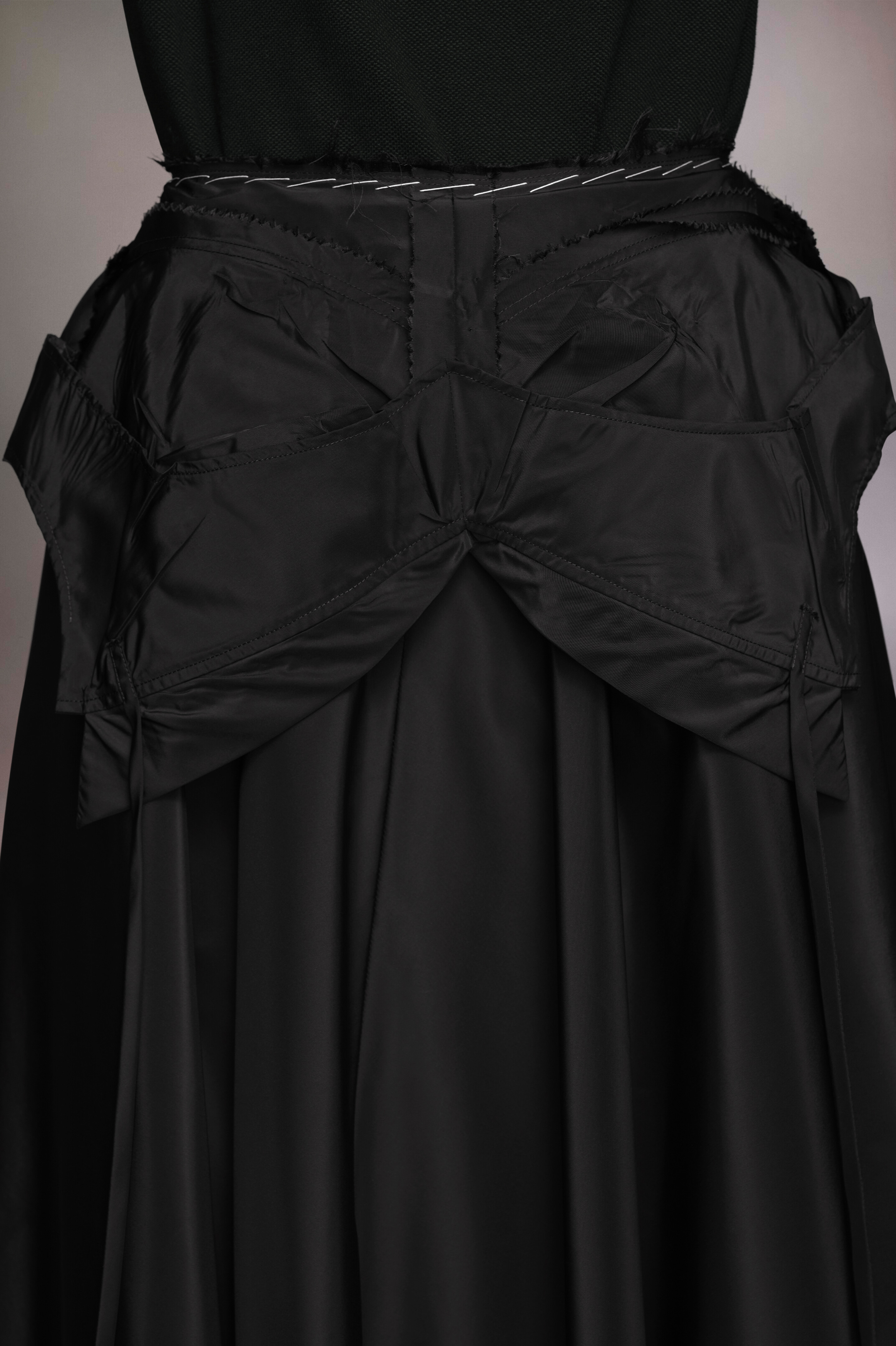 Jupe midi en taffetas Noir