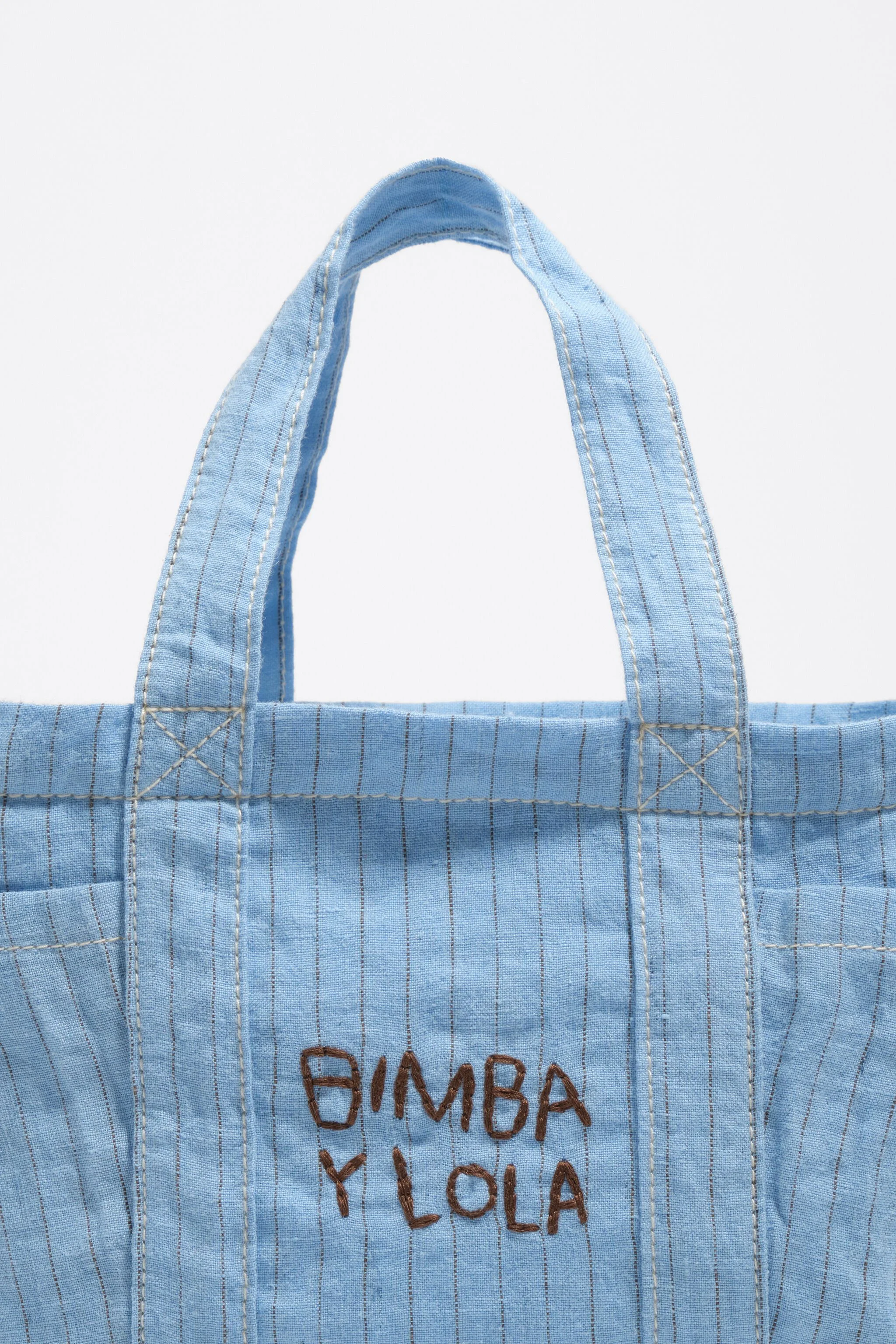 Bolsa pequena de linho azul claro