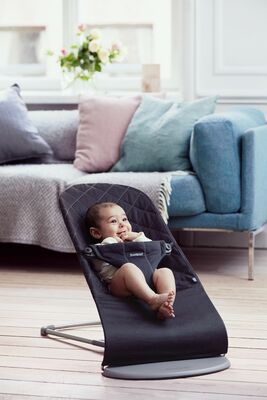 BabyBjörn Bliss Vippestol Vevet Klassisk Quilt, Svart