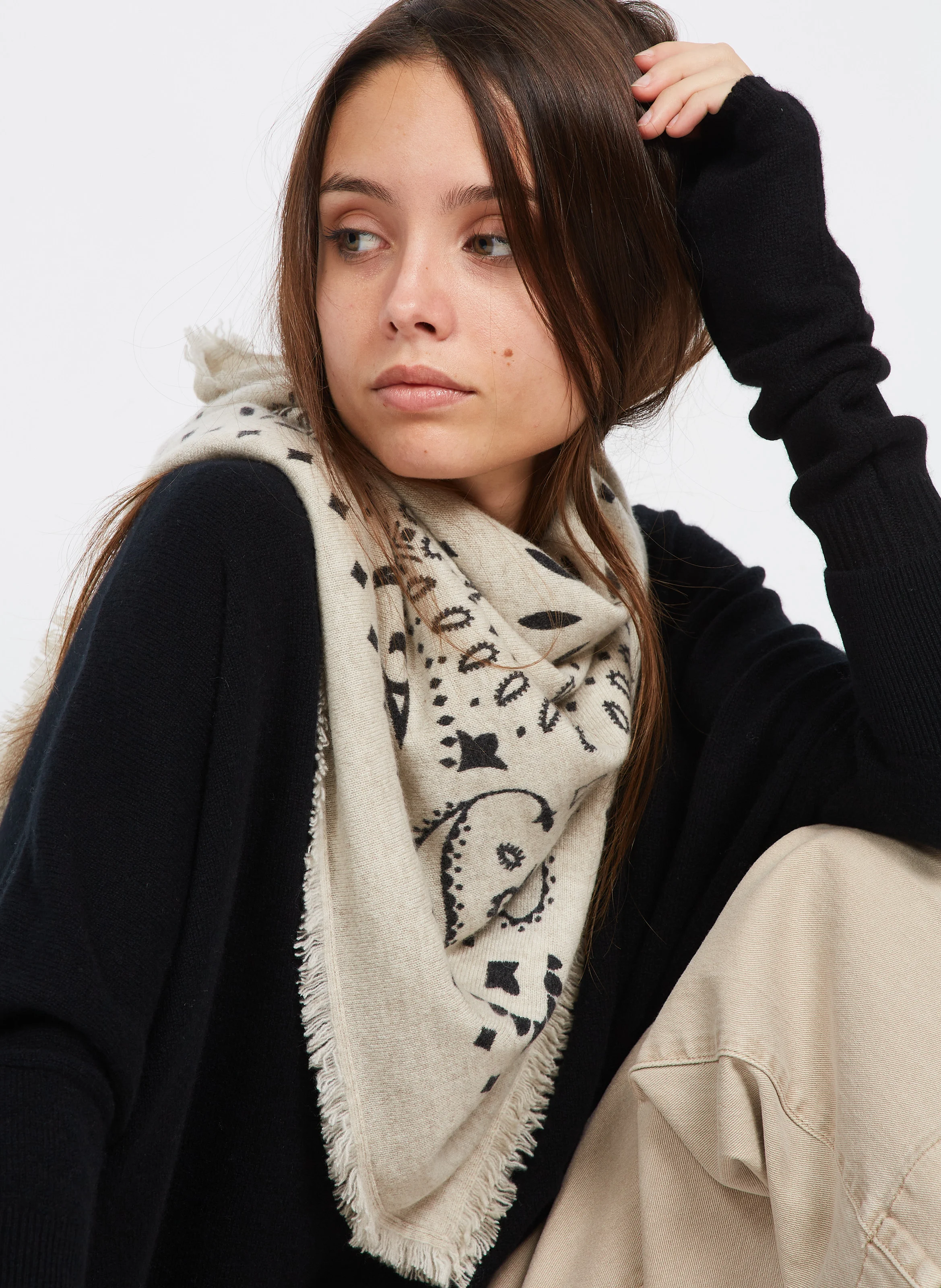 MINIE - Pull col V oversize en cachemire | Noir
