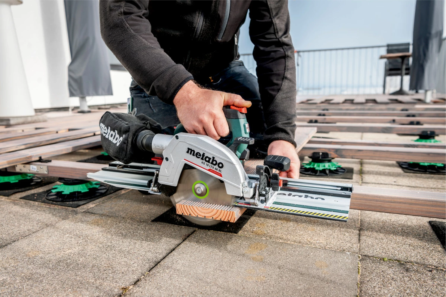 Metabo 691194000 KS 18 LTX 66 BL 18V Li-ion accu cirkelzaag body - koolborstelloos   Geleiderail KFS 44