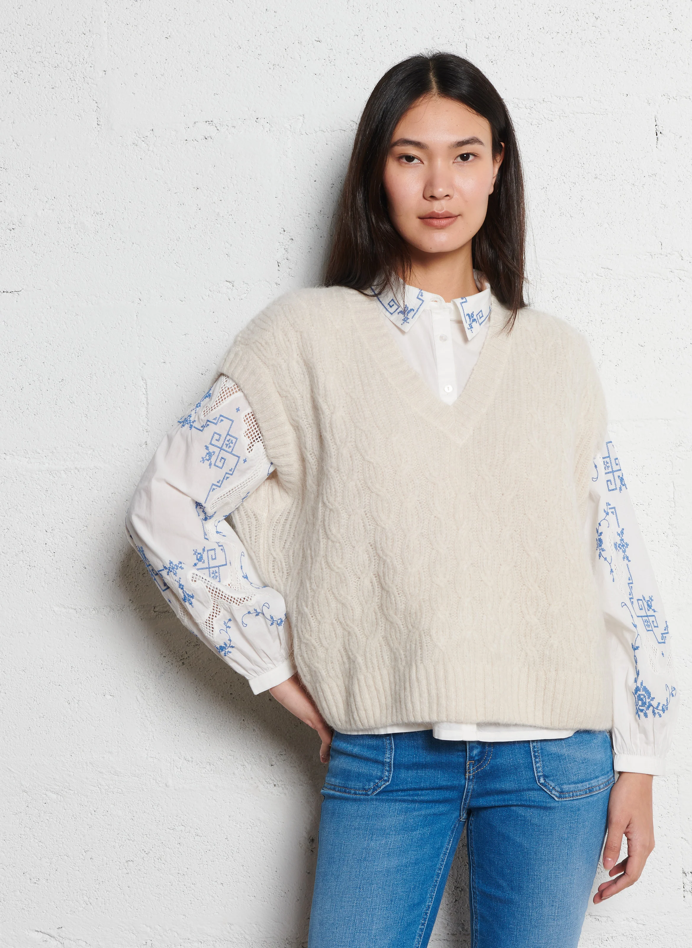 Pull sans manches col V en maille | Blanc