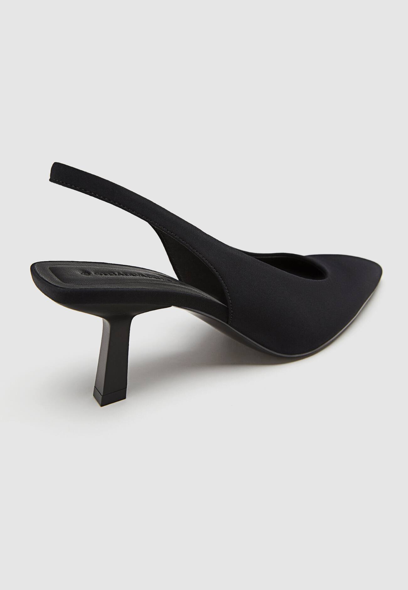 Sapatos de salto slingback