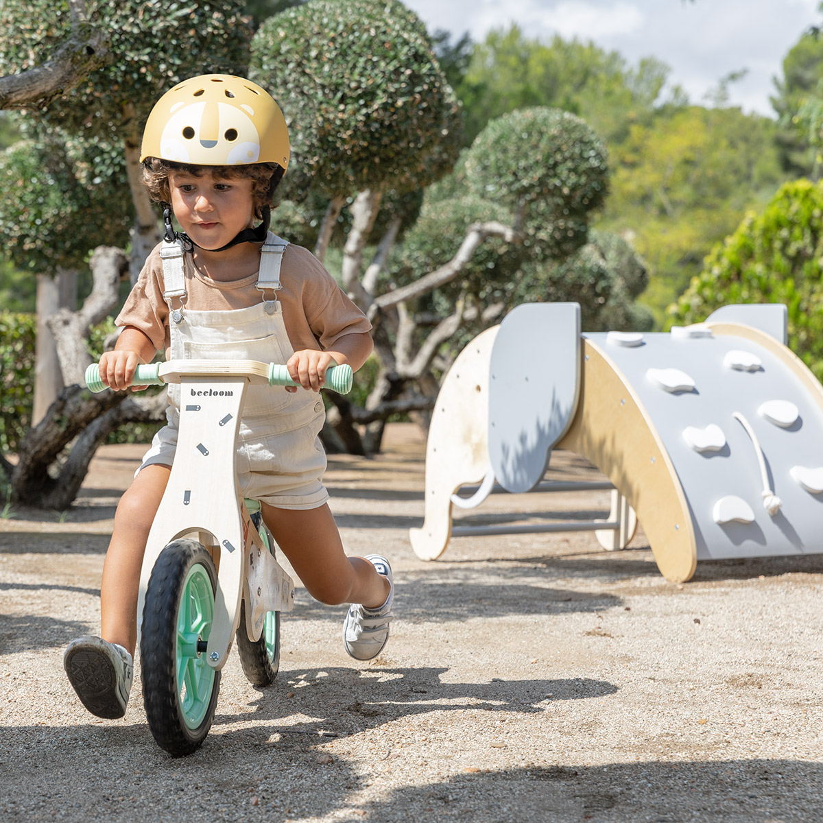 Bicicleta de madeira Beeloom sem pedais com assento ajustável