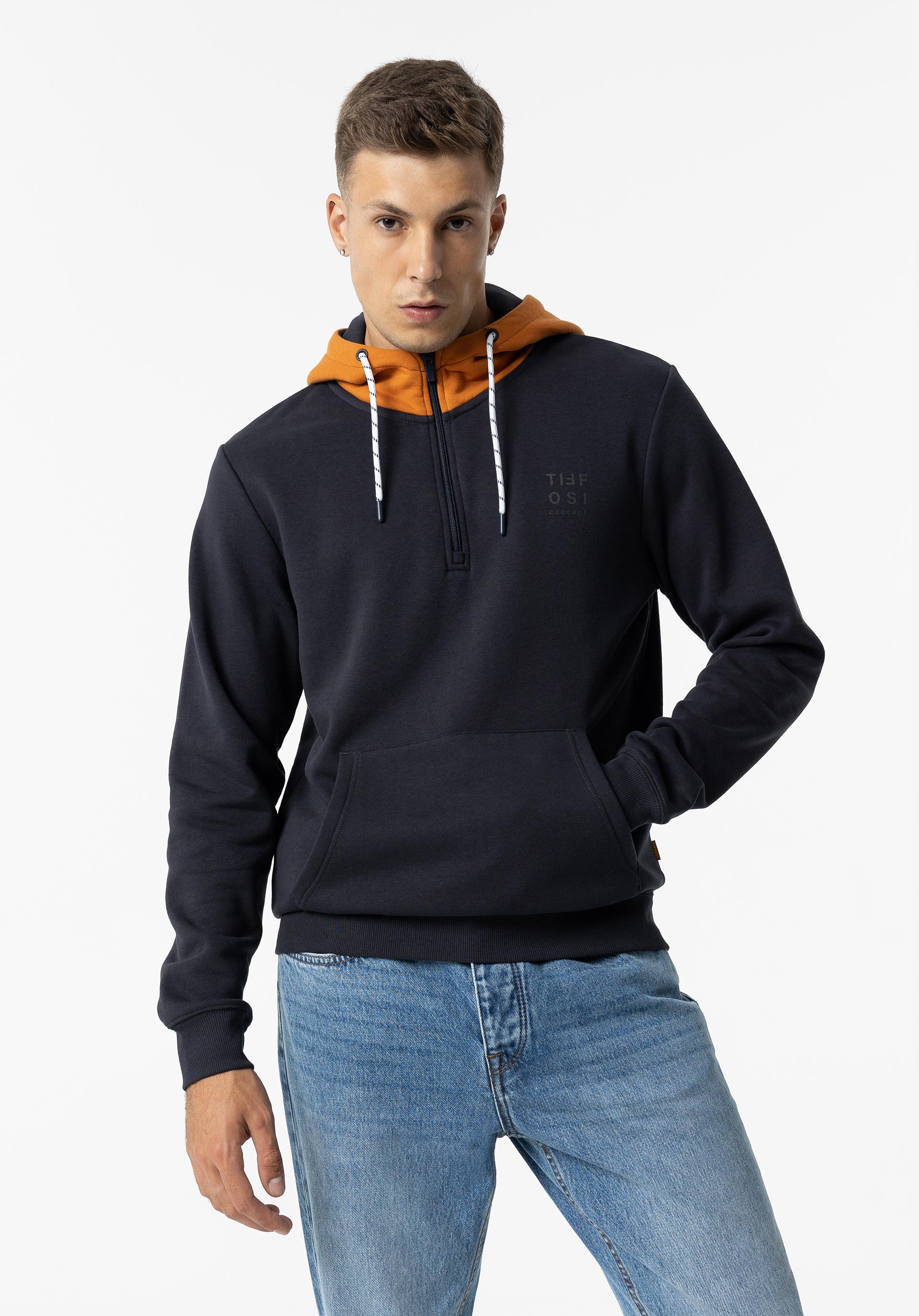 Hoodie com Fecho Frontal