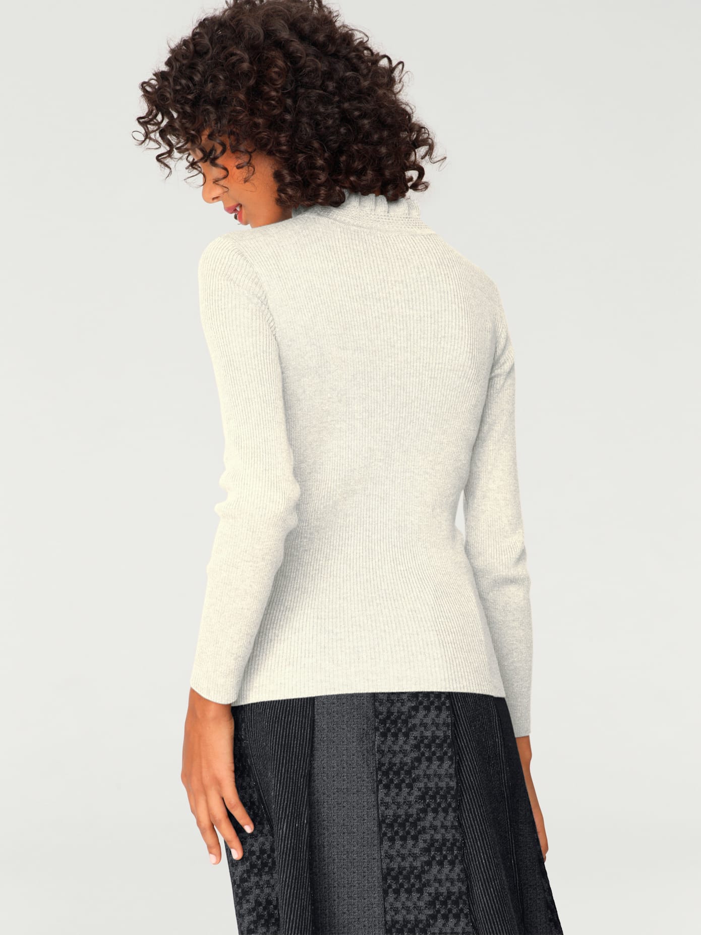Pull col montant look tendance