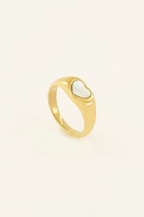Ring met parelmoer hartje