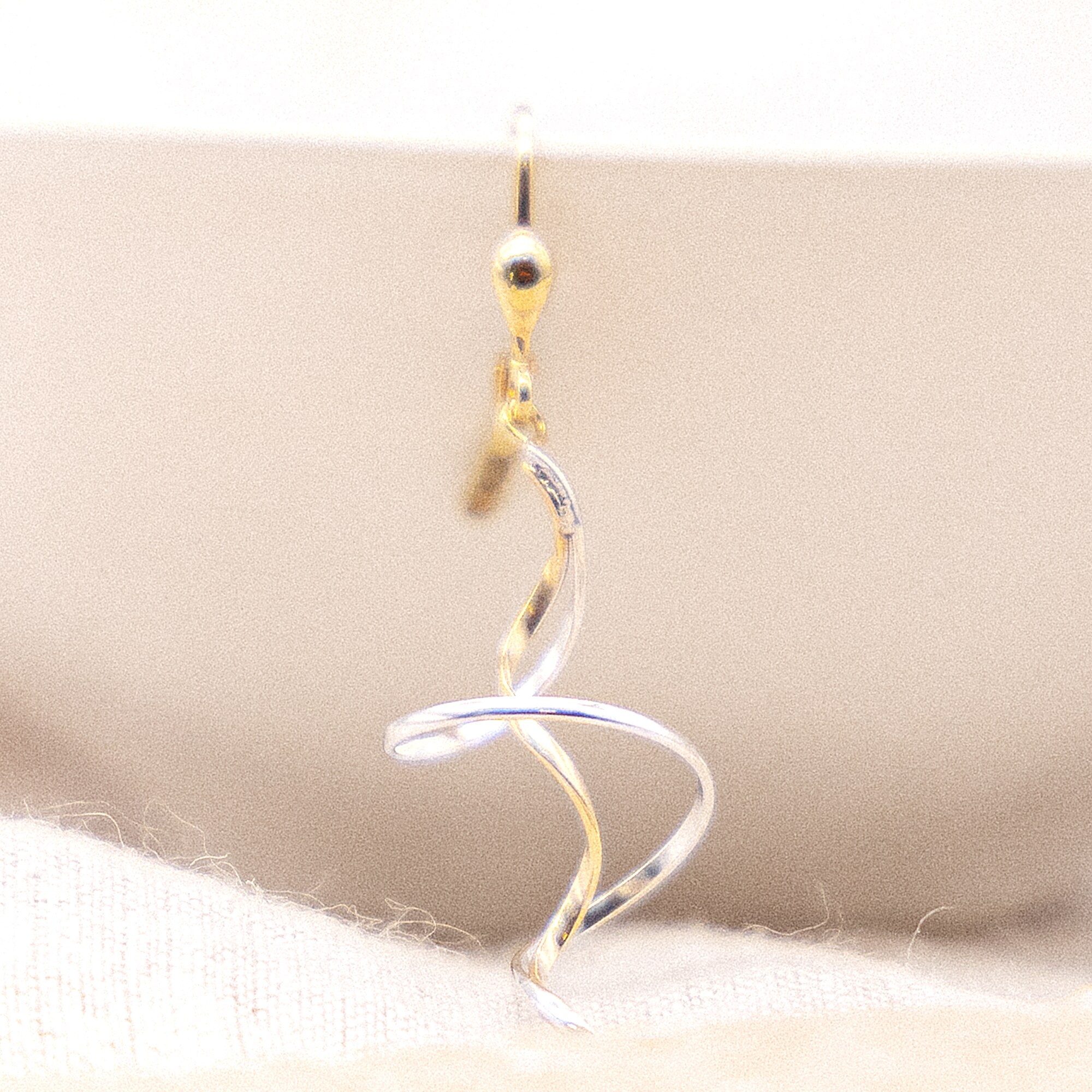 Fascination by Ellen K. Ohrringe 333 Gold zweifarbig Spirale