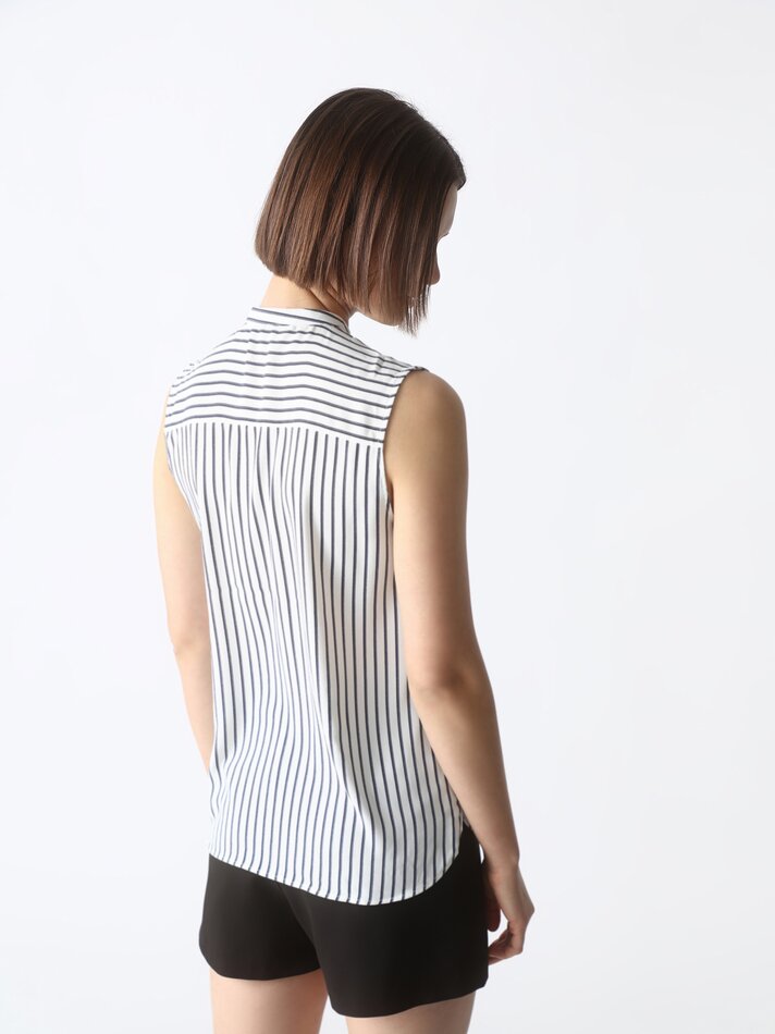 Camisa com gravata no pescoço - Branco-sujo/azul-marinho