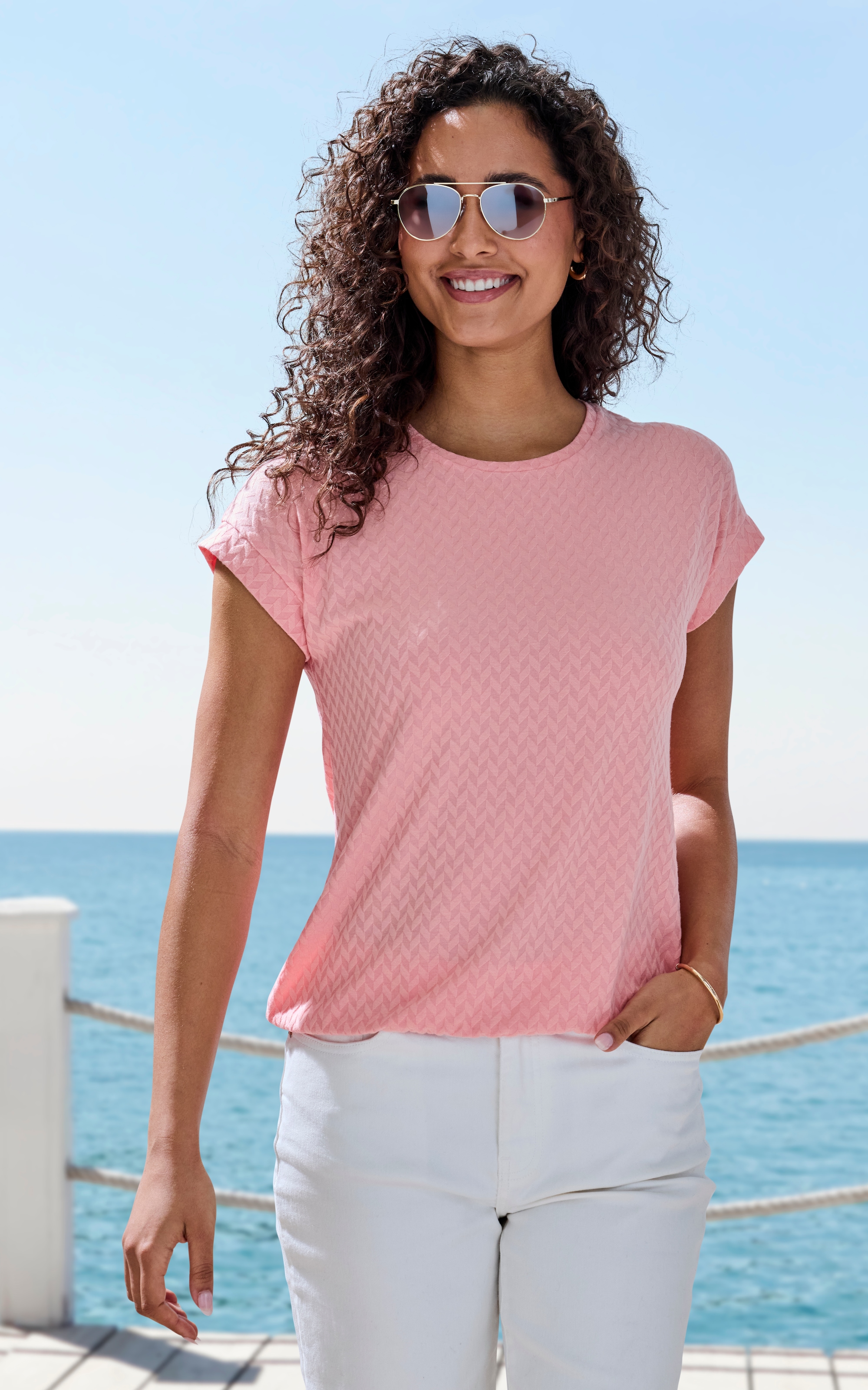 Vivance Kurzarmshirt »mit modischem Jacquard-Muster« Packung,  mit schönem Jacqaurdmuster