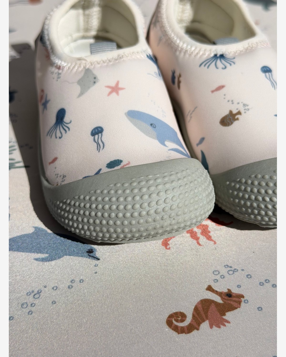 Badesko i Neoprene – Sklisikker gummisåle | Sanjia Sea Shoe