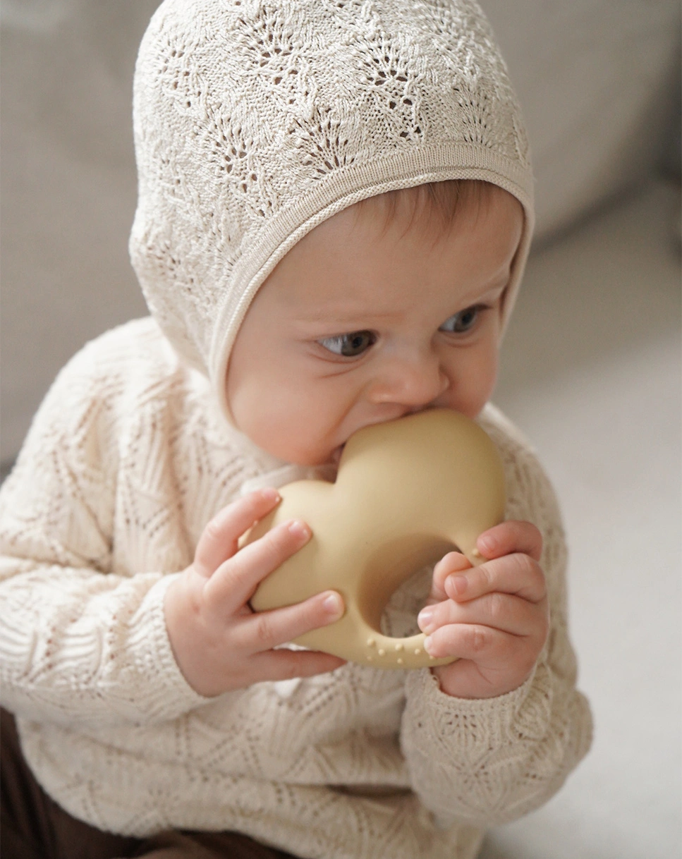 Beißring TEETHER (10x10) in creamy white
