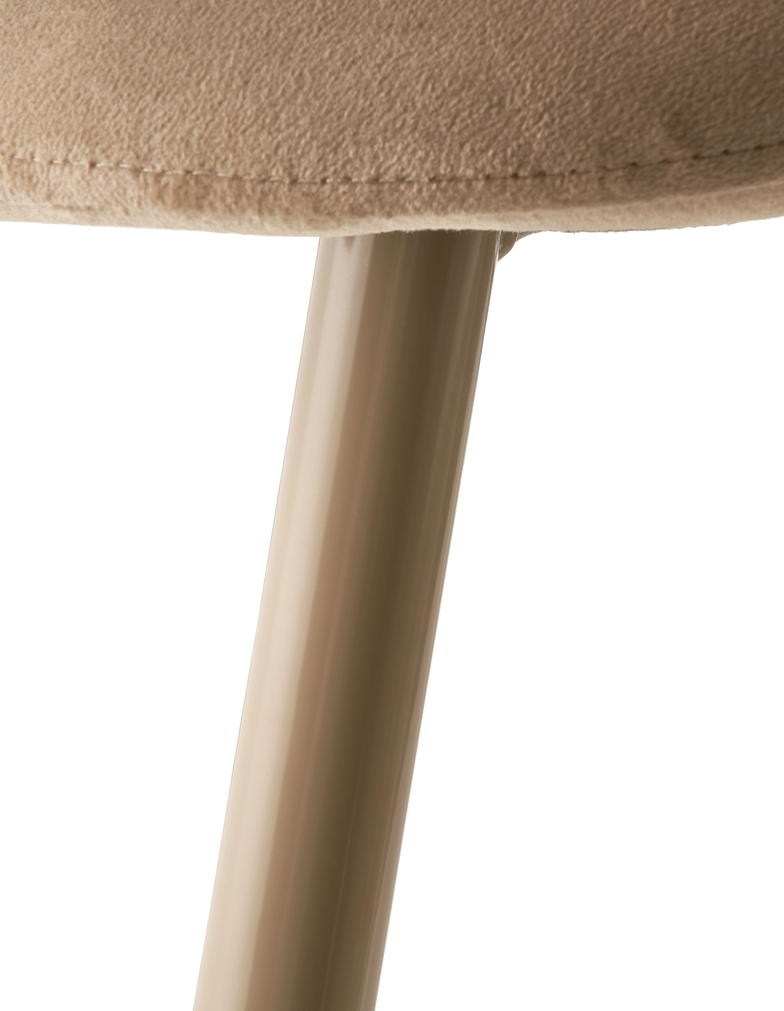 Stol i velour | Polyester/jern/poppeltræ/skum. 40,5 x 44,5 x 89 cm. | Sand