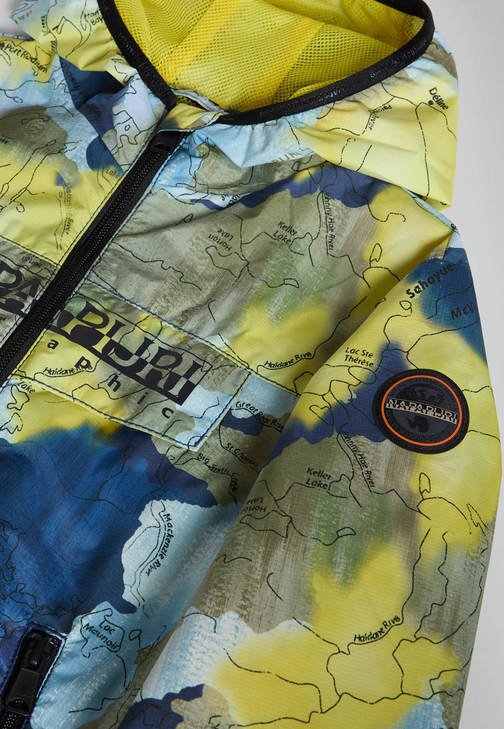 Napapijri zomerjas met camouflageprint donkerblauw/geel/groen