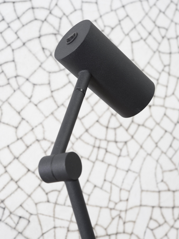 It's about Romi Montreux vloerlamp LED zwart