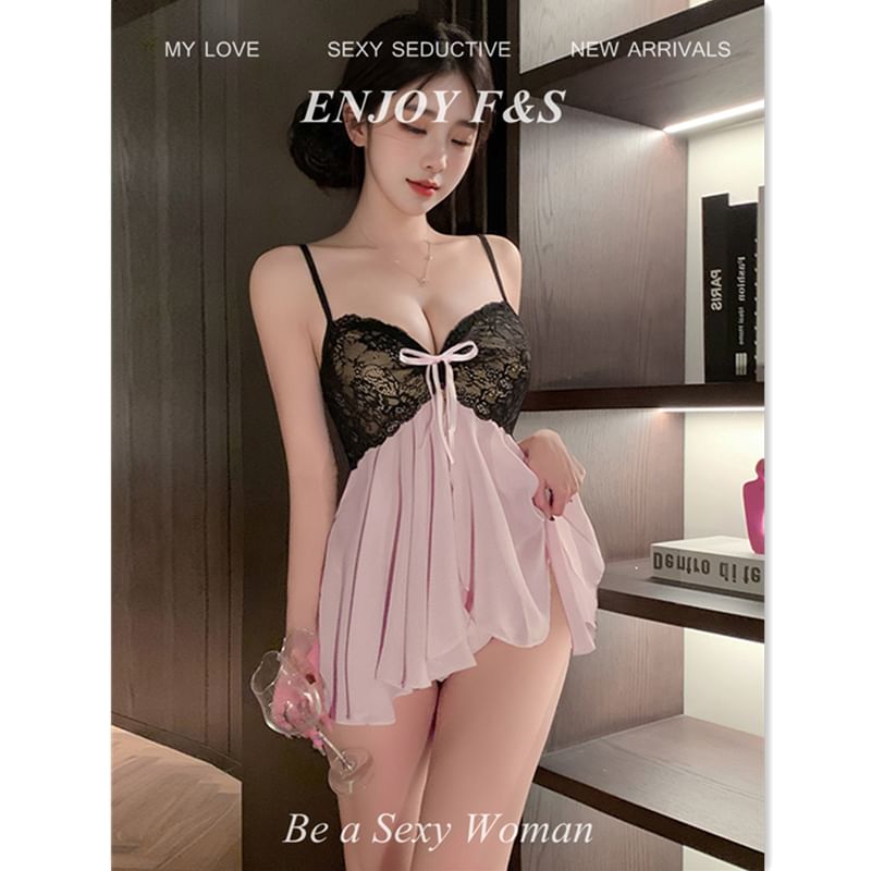 Luvhub - Babydoll met strik en kantpaneel / String / Kettingharnas / Set