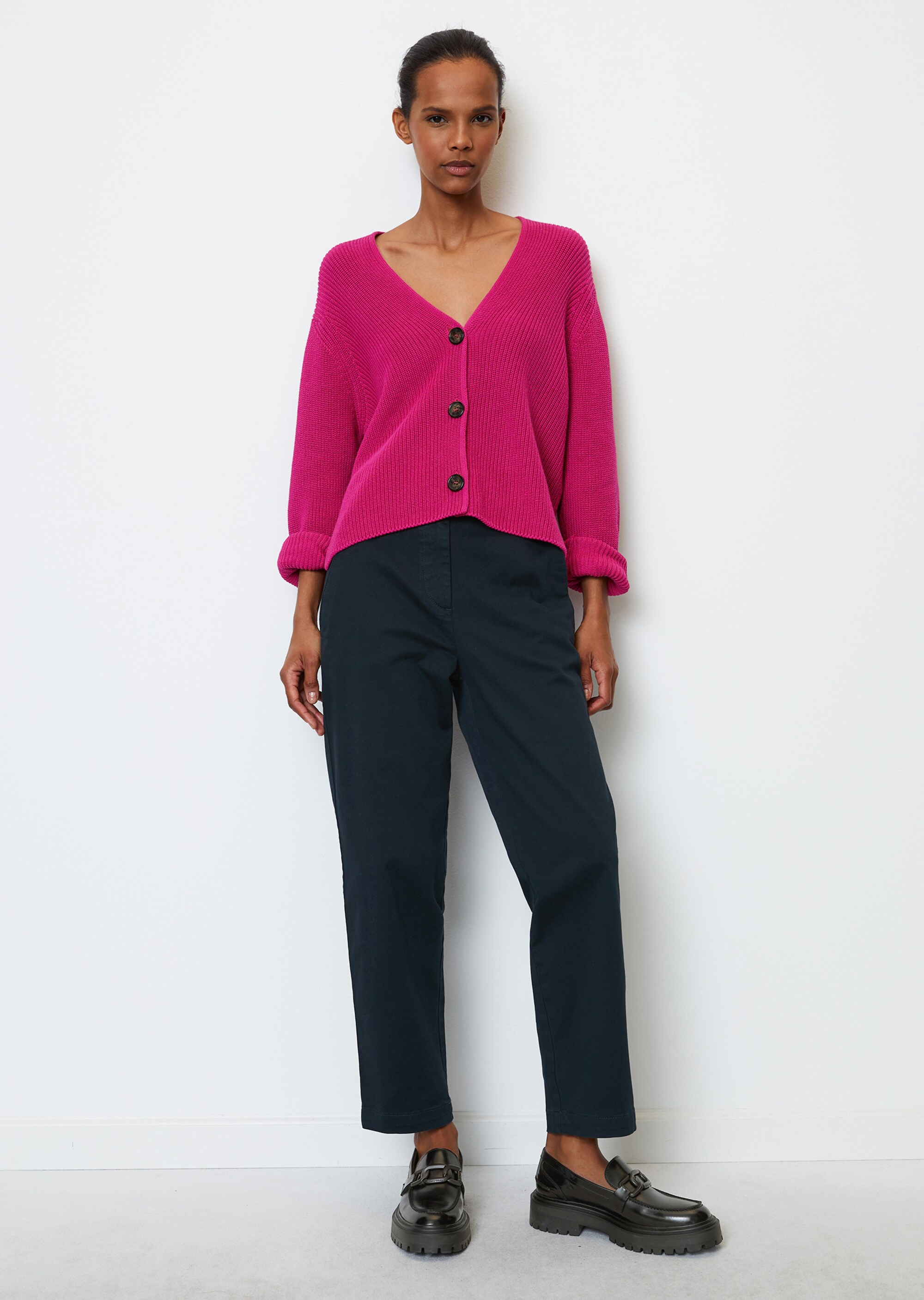 V-Neck-Cardigan relaxed cropped aus Heavy-Weight-Organic-Cotton