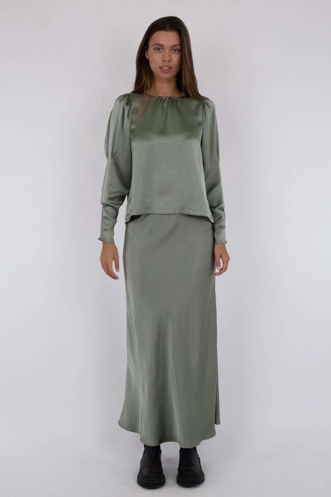 Neo Noir Vicky Heavy Sateen Skirt smoke green