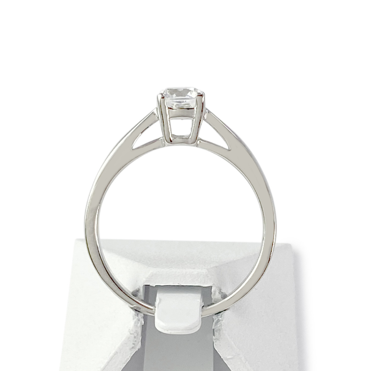Solitaire d'occasion or 750 blanc 0.60 carat