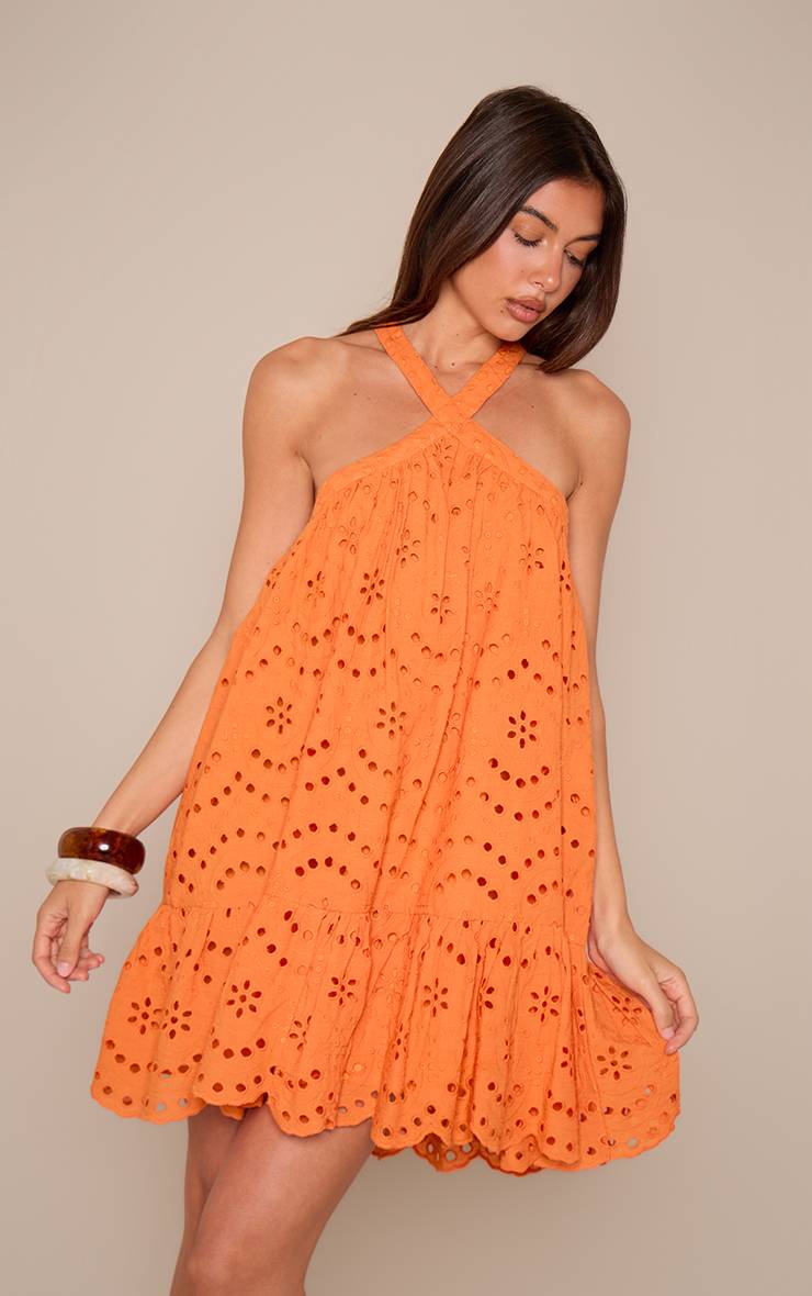 Orange Robe Bouffante À Encolure Américaine Avec Broderie Anglaise