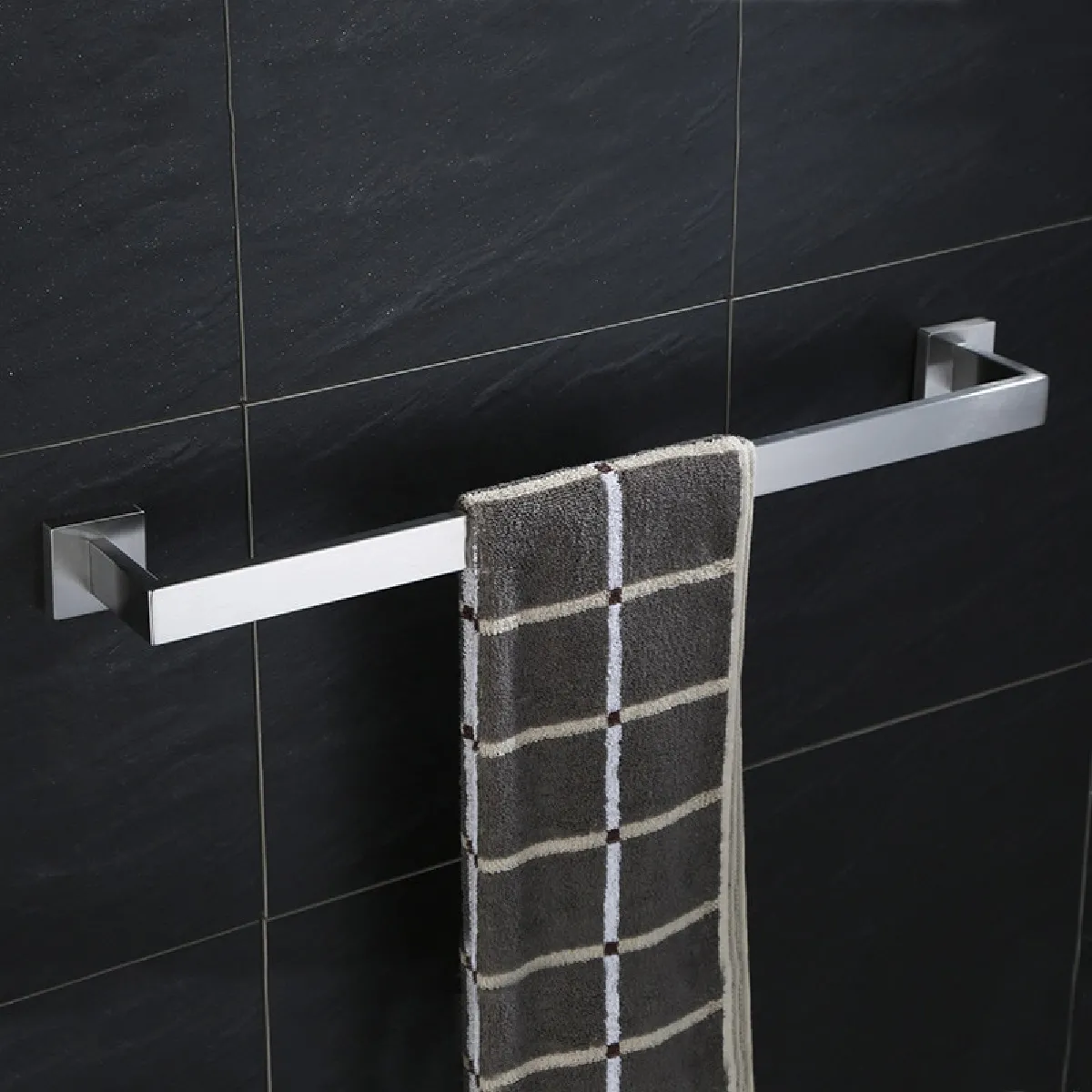 Universal Ensemble de matériel salle de bain - Noir