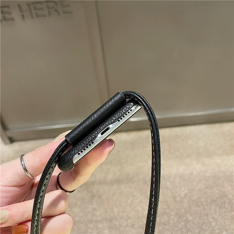 iPhone SE (2022/2020) / 8 / 7 / 6S Necklace Leder Schutz Hülle   Handykette (140cm) - Schwarz