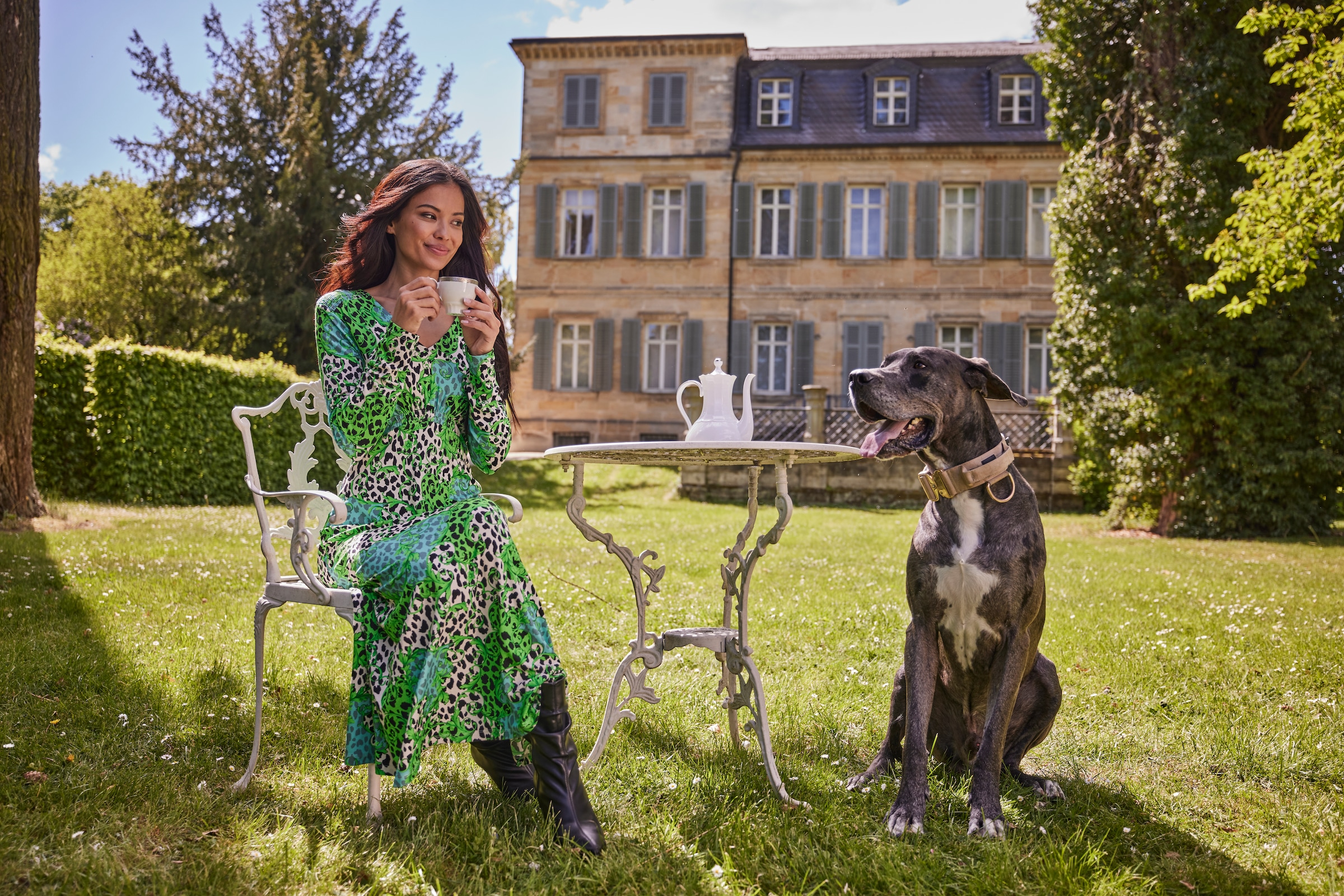 Aniston SELECTED Midikleid mit Smok-Details und fantasievollem Leo-Print - NEUE KOLLEKTION