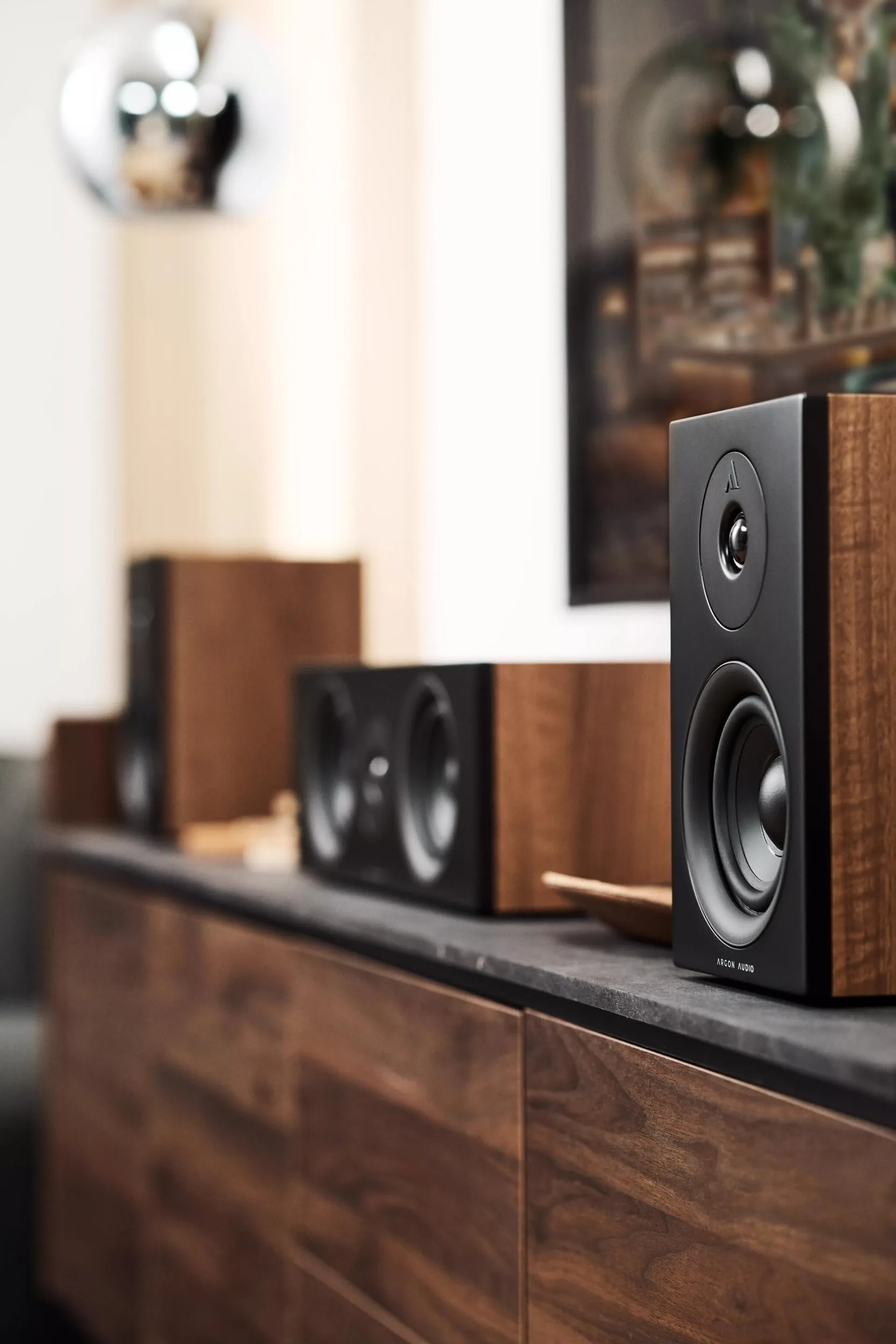 Argon Audio Forus 4 Noyer (la paire) Enceintes bibliothèque