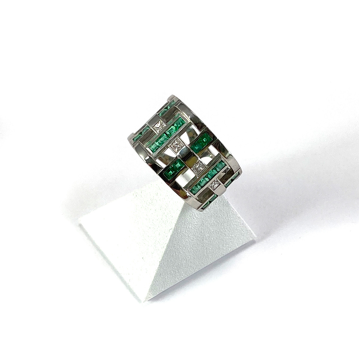 Bague d'occasion or 375 blanc diamants émeraudes
