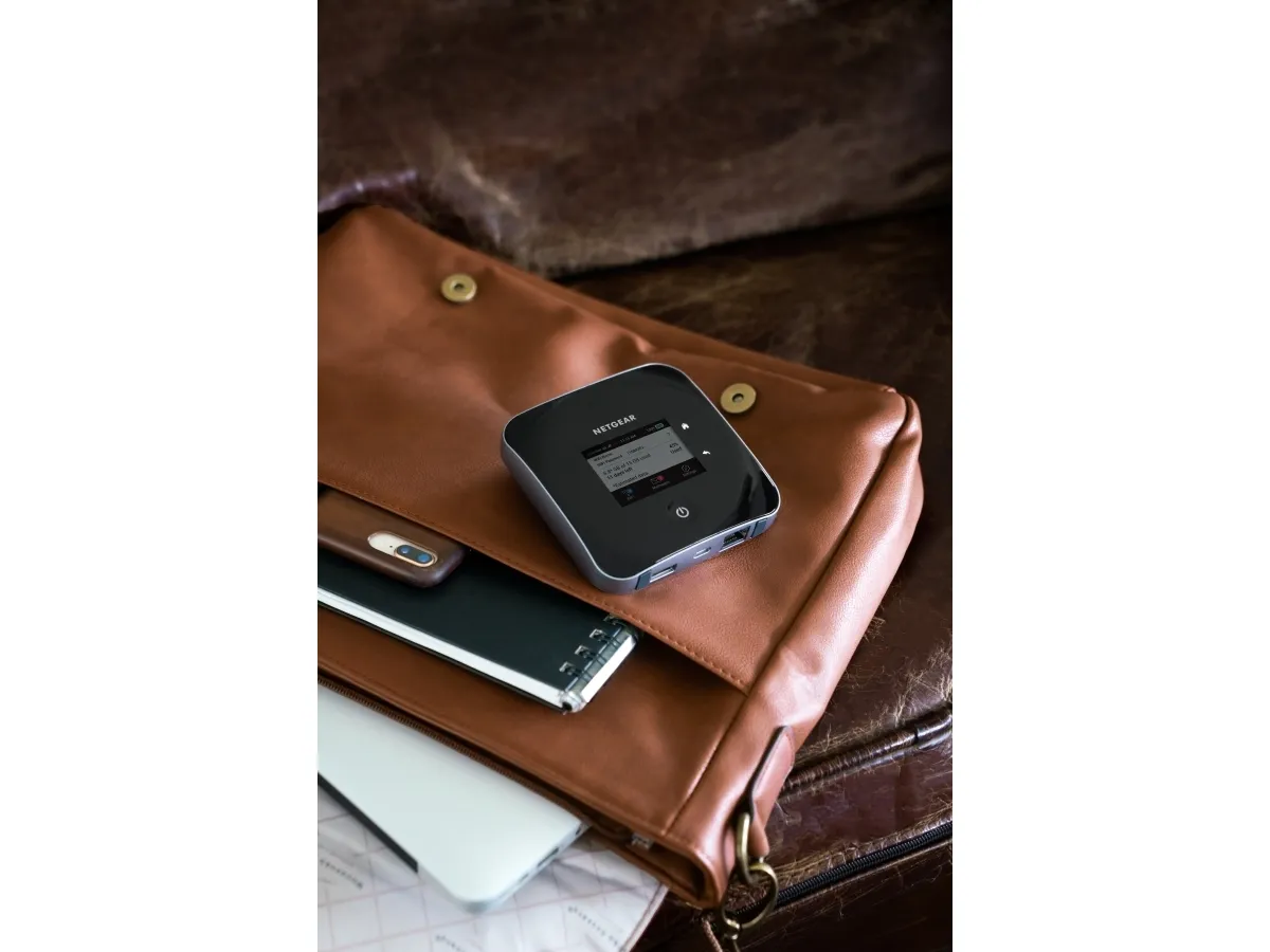 NETGEAR Nighthawk M2 Mobile Router - Mobilt hotspot - 4G LTE Advanced - 1 Gbps - 1GbE, Wi-Fi 5