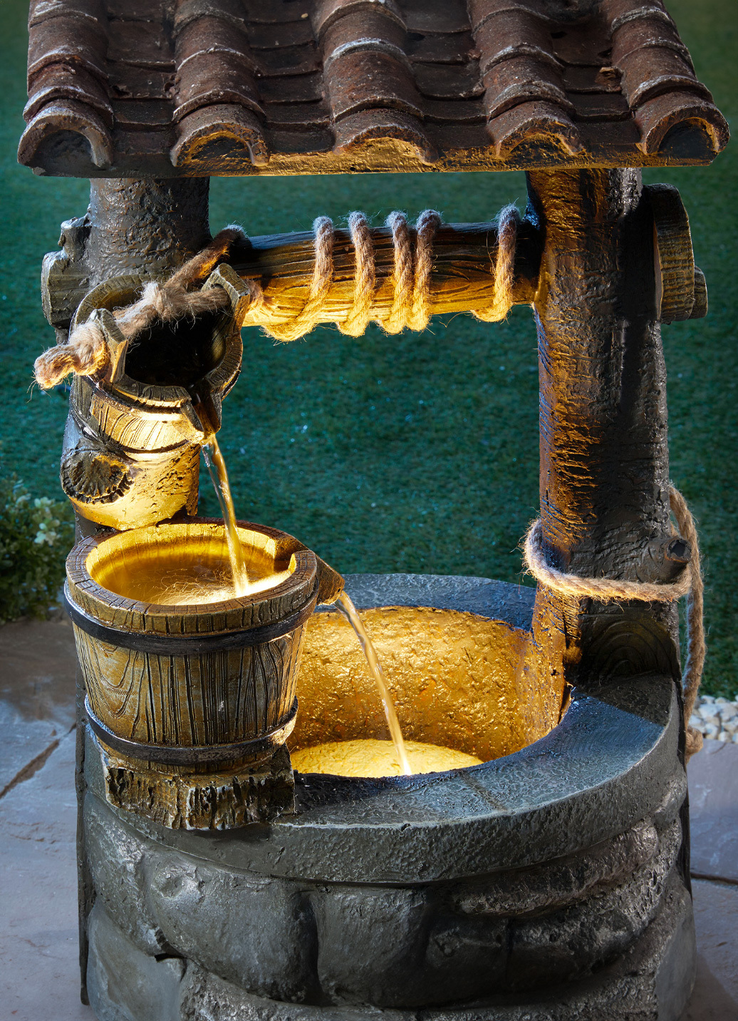 Brunnen Athene mit LED-Beleuchtung