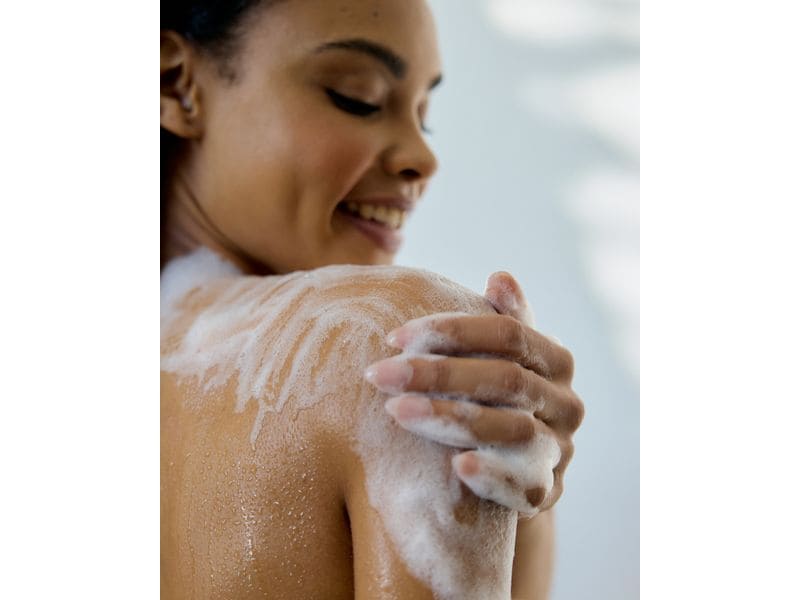 NIVEA Deo Spray Derma Control Defend 150 ml Deo bietet ein sicheres, glattes Hautgefühl Tag für Tag