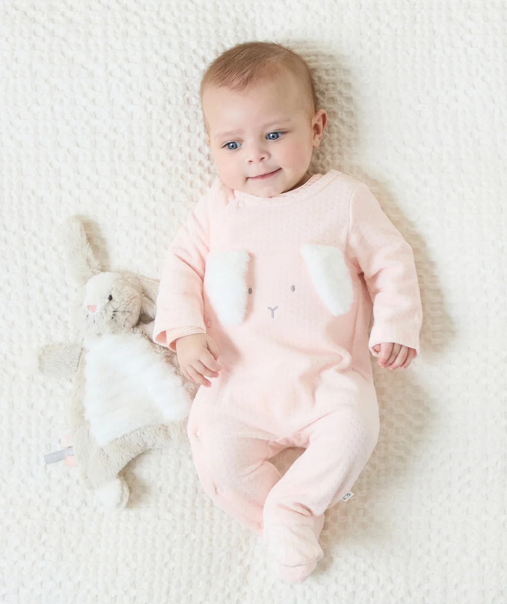 LE DORS BIEN VELOURS ROSE AVEC OREILLES DE LAPIN EN RELIEF